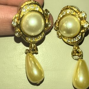 Elegant Gold and Pearl Drop Earrings